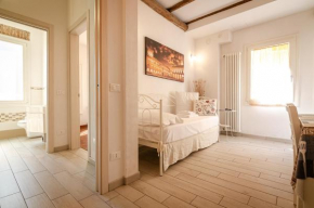 La Petroniana Home